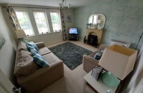 Chorley Apartment | BEAUTIFUL BRIGHT MODERN GROUND FLOOR APARTMENT,PARKING, WIFI.