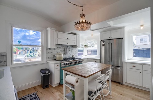 Golden Hill House | Beautiful Bungalow Near Balboa Park, Zoo, Downtown/Convention Center, & Ocean