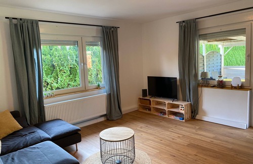 Emden House | Beautiful bungalow with dike view near the sea dike