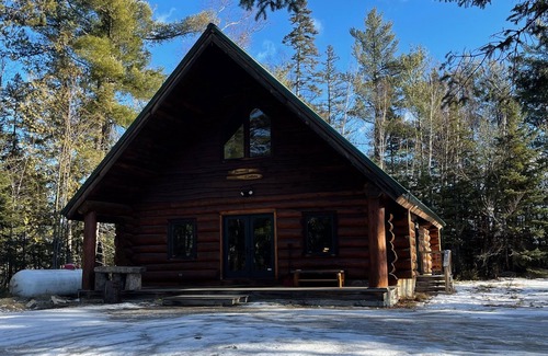 Franklin County Cabin | Beautiful Cabin, 20 minutes to Sugarloaf, on ITS trail…the perfect getaway.