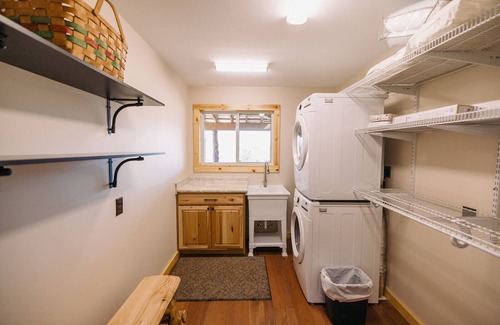 Mount Vernon Cabin | Beautiful Cabin Nestled in a Peaceful Wooded Setting with a Scenic Pond.