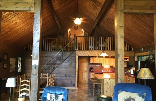 Poynette Cabin | Beautiful Cabin on Scenic WI River/Lake Wisconsin. Close to WI Dells and Madison