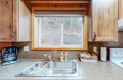 Joseph Cabin | Beautiful cabin right on the banks of the lake with patio & washer/dryer