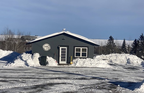 Fort Kent Mills Cabin | Beautiful Cabin Sleeps 4(up to 6) w/direct access to snowmobile and ATV trails!