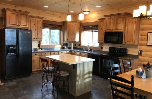 Mount Pleasant Cabin | Beautiful Cabin Tucked away in Utah Mountains located in Pine Creek Resort