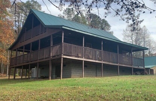 Louisa Cabin | Beautiful cabin with fireplace and wrap around porch and private upstair balcony