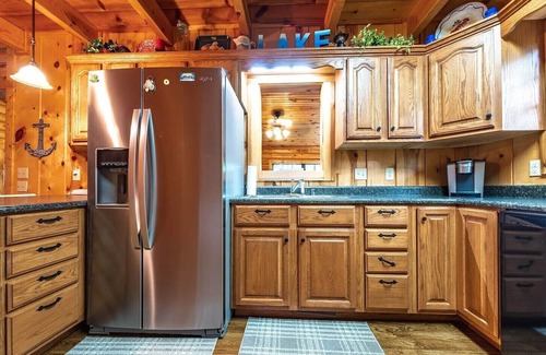Cub Run Cabin | Beautiful Cabin with Hot Tub 🛁 on Nolin Lake 🌊 Mammoth Caves 🌲 W/Fireplace 🔥