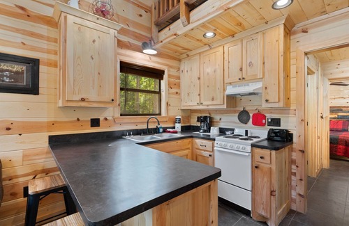 Golden Cabin | Beautiful cabins with a pool in a peaceful setting