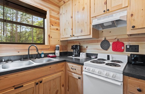 Golden Cabin | Beautiful cabins with a pool in a peaceful setting