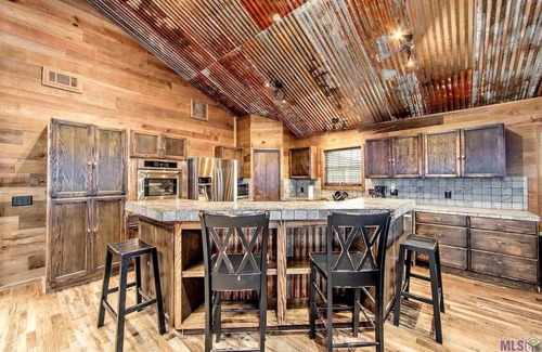 Chauvin Cabin | Beautiful Camp and Dock