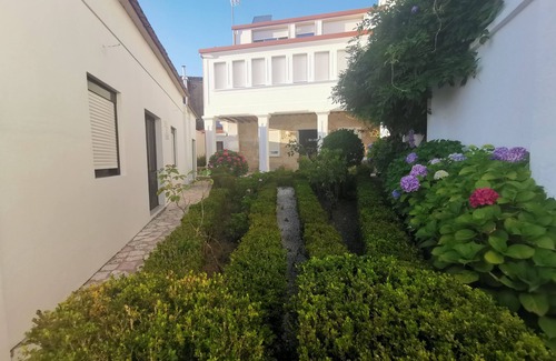 Vilagarcia de Arousa House | Beautiful centennial house recently restored in a privileged location.