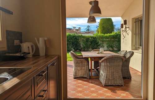 Vinaros Ski Chalet | Beautiful chalet 1 min. walk to the beach with large private garden.