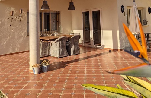 Vinaros Ski Chalet | Beautiful chalet 1 min. walk to the beach with large private garden.
