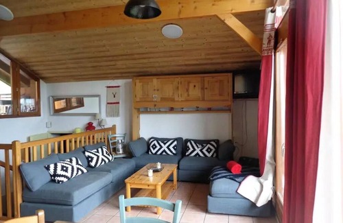 Montalbert Villa | Beautiful chalet at the start of the slopes - 6 room apartment for 12 people