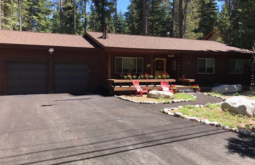 Chamberlands House | Beautiful Chambers Landing Cabin