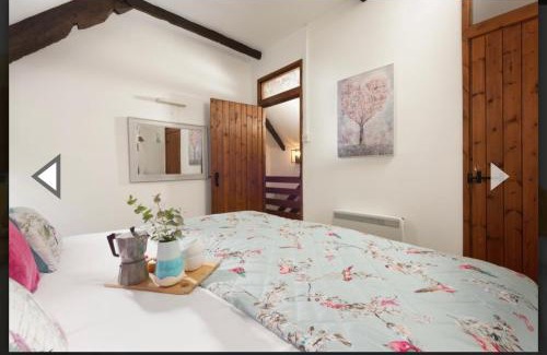 Lanhydrock House | Beautiful Character Cottage - with Hot Tub