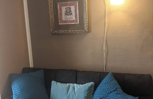Wellsville House | Beautiful circa 1870's home 3 bedrooms with tvs, mini fridges, Roku/amazon tv