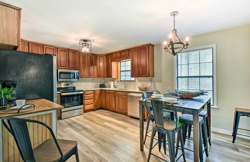 Clarkesville House | Beautiful Clarkesville Home ~ 8 Mi to Helen!