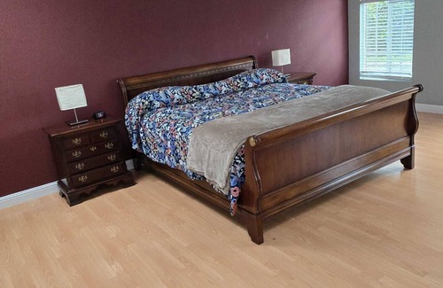 Union City House | Beautiful classy house for relaxation. Huge spaces and a great ambiance.