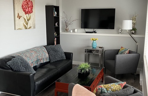 Okanagan-Similkameen House | Beautiful , clean 2 bedroom suite. Mountain view , amazing sunsets .