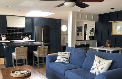 Syracuse House | Beautiful/clean house with lake view close to Wawasee Sandbar, Kayaks & Firepit