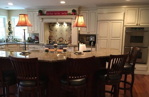 Annapolis House | Beautiful colonial only 3 miles to the Naval Academy!