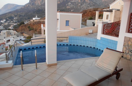 Kamari House | Beautiful, comfortable villa with swimming pool and superb views.