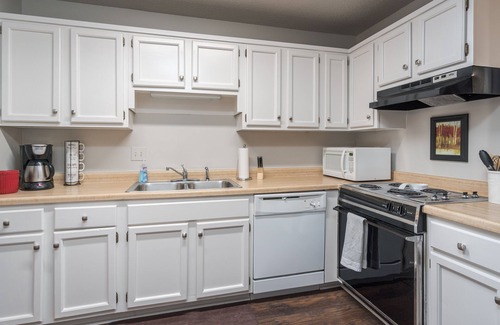 Little Rock Condo | Beautiful, Comfy & Convenient Condo!