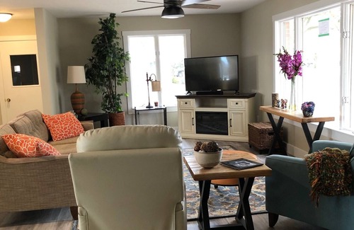 Shipshewana House | Beautiful completely remodeled home in the peaceful quaint town of Shipshewana