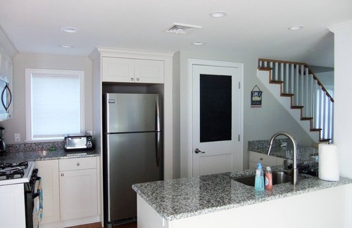 Milford House | Beautiful Completely Renovated 3 Bed 2 Bath Non-Smoking Home with Water Views