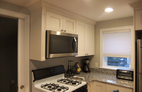 Milford House | Beautiful Completely Renovated 3 Bed 2 Bath Non-Smoking Home with Water Views