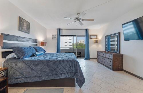 Williams Town Apartment | Beautiful Condo on the Beach in Freeport, Bahamas!