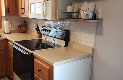 Dyckesville Condo | Beautiful Condo on the shore of Green Bay! Short drive to Green Bay & Door Co.
