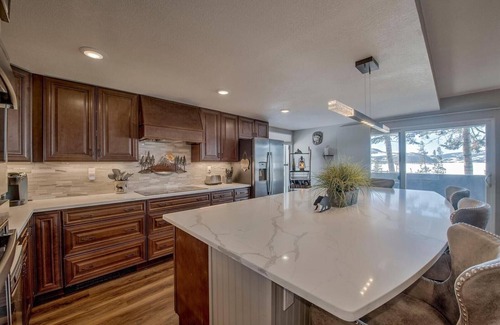 Dillon Condo | Beautiful Condo with Lake and Mountain View's right in the heart of Dillon