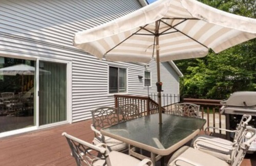 Tobyhanna House | Beautiful contemporary style home located in the heart of the Poconos.