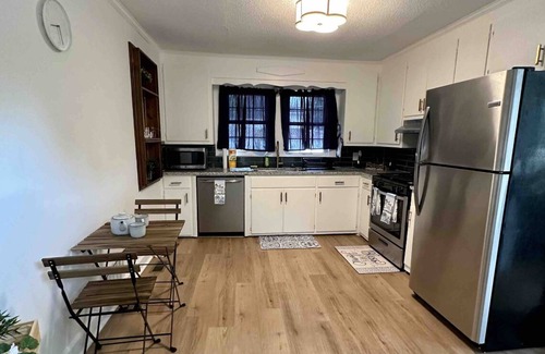 Concord House | Beautiful contemporary 2BDR - Concord