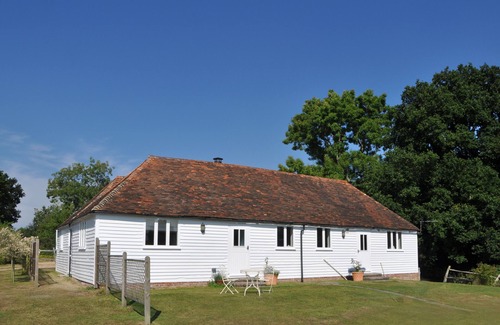 Ewhurst Green House | BEAUTIFUL CONVERTED BARN IN AREA OF OUTSTANDING NATURAL BEAUTY