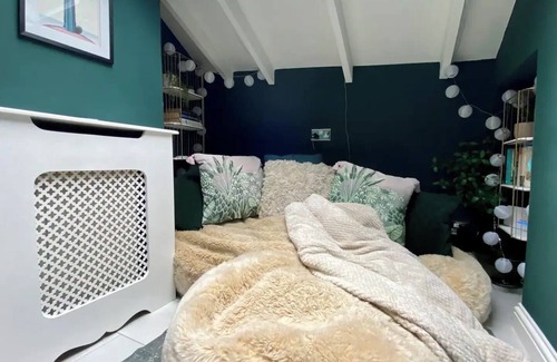 Fairlie Cottage | Beautiful cosy cottage on the West Coast, just 2 minutes from the beach