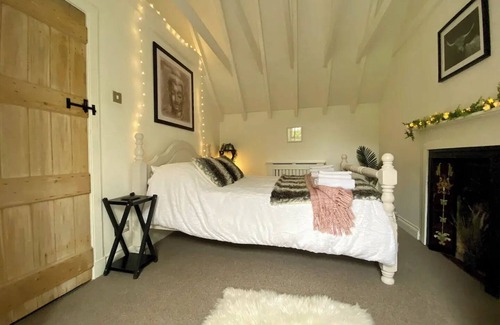 Fairlie Cottage | Beautiful cosy cottage on the West Coast, just 2 minutes from the beach