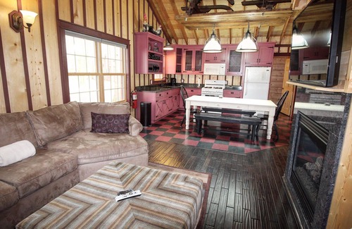 Fennville Cottage | Beautiful cottage #6 at DollyBrook just minutes from Saugatuck