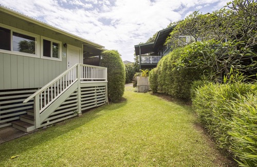 Hana Cottage | Beautiful Cottage in the heart of Hana, sleeps 2 with 1bed/1bath
