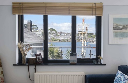 Polruan House | Beautiful Cottage on the Water Front, Polruan