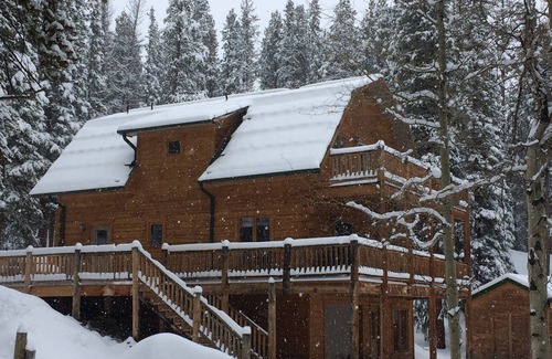 Breckenridge Cabin | Beautiful cottage so close to Breck