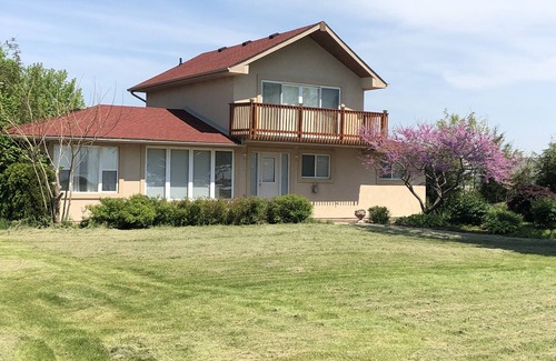 Wheatley Cottage | Beautiful cottage with private beach