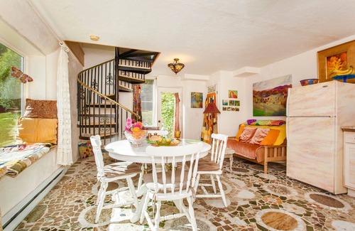 Leicester House | Beautiful Country Cottage!nStunning Mountain Views!nGreat Hiking to Waterfalls!