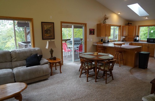 Amity House | Beautiful Country Cottage In The Middle Of Wine Country