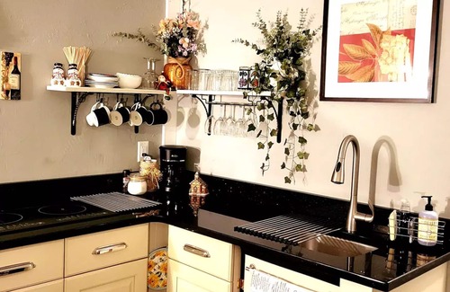Amberley Village House | Beautiful, cozy and quiet private suite
