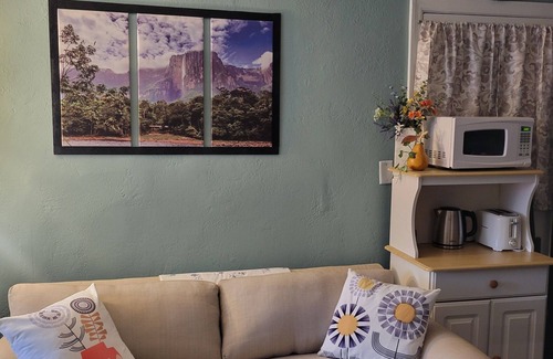 Amberley Village House | Beautiful, cozy and quiet private suite