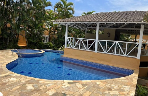 Camburi House | Beautiful cozy family home in gated community with 3 bedrooms (1 en suite)
