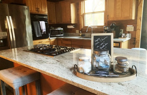 Helen House | Beautiful Cozy Cabin Nestled in the Sautee Valley
